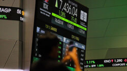 IHSG Meroket Tembus 7.000 Hingga Awal Sesi, 251 Saham Bergerak Naik